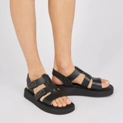 Pataugas ATARI/N F2I NOIR -Pataugas Chaussure SANDALE FEMME ATARI N F2I NOIR 628447 850 Porte dbe42562 dc24 4319 b49a 6d0c440c7566